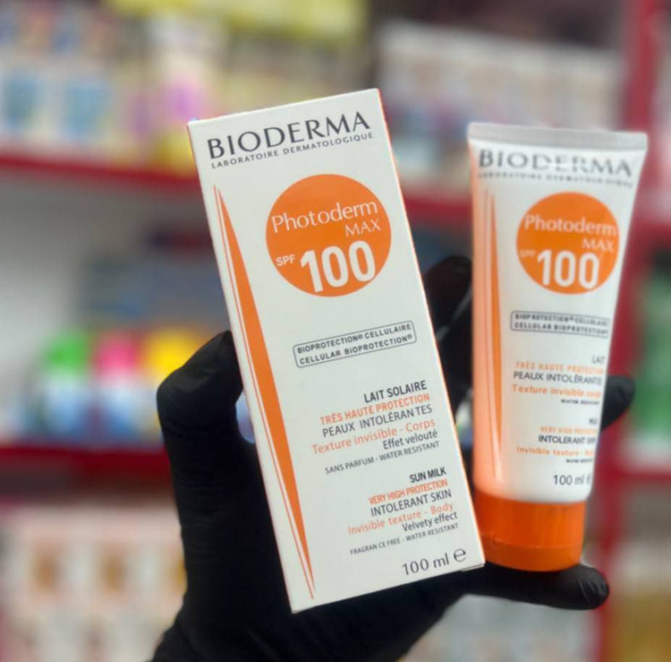ضد آفتاب فلوییدی بیودرما spf 100 بی رنگ ۱۲ تایی