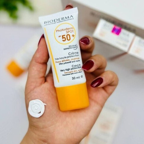 ضد آفتاب بایودرما اسپات spf 50 بی رنگ ۱۲تایی