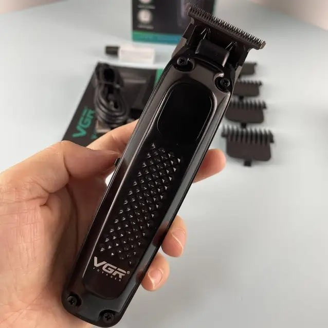 ماشین اصلاح وی جی آر V-972 رنگ رندوم