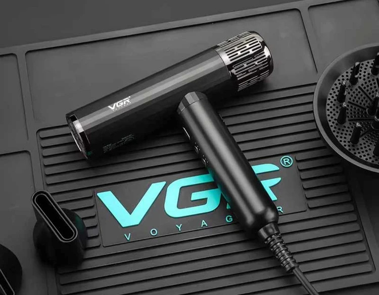 سشوار وی جی آر مدل V-427 با موتور ۱۱۰۰۰۰ دور و متمرکزکننده